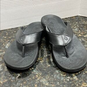 OluKai Black Leather Toe-Post Sandals